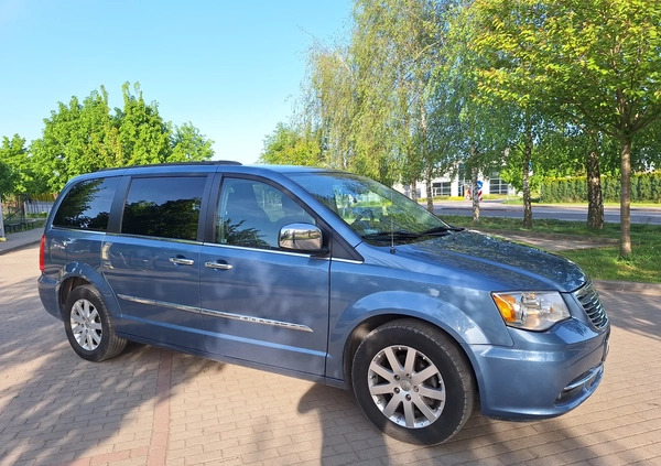 Chrysler Town &amp; Country cena 50000 przebieg: 300000, rok produkcji 2012 z Luboń małe 92